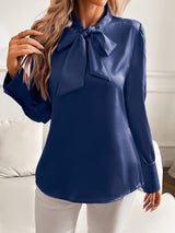 top blouses : Chemisier en Satin à Manches Longues avec Nœud Lavallière Femme in van Seroa