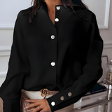 top blouses : Blouse Asymétrique Boutonnée en Satin Femme in Noir van Seroa