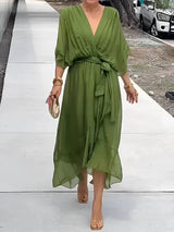 dresses : Robe Femme Fluide Élégante Col V en Lin et Mousseline pour Soirée ou Été in Vert van Seroa