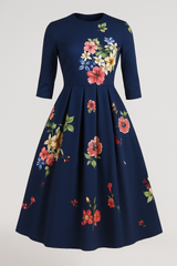 Dresses : Robe Femme Imprimé Floral Midi in Bleu marine van Seroa