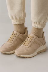 Shoes : Sneakers Femme Noires à talon compensé 8cm, Détails métalliques, Confortables et élégantes in van Seroa