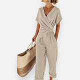 Women's Set : Ensemble Deux Pièces Élégant Femme – Haut Manches Courtes et Pantalon Court avec Nœud Drapé in Beige van Seroa