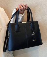 Bags : Sac à Bandoulière Emily Noir en Véritable Cuir Italien pour Femme - Media, Élégant in van Seroa