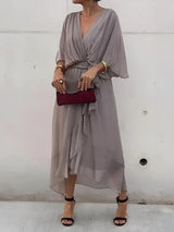 dresses : Robe Femme Fluide Élégante Col V en Lin et Mousseline pour Soirée ou Été in Gris van Seroa