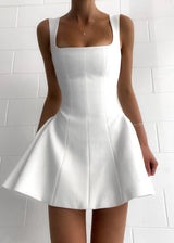 dresses : Robe Femme Élégante Évasé sans Manches in van Seroa