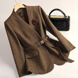 Autumn Collection : Blazer Femme en Laine Noir avec Dentelle Élégante - Veste Chic et in Marron Mocha van Seroa