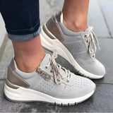 other : Baskets Femme en Cuir Confortables & Élégantes pour Marche Quotidienne in Gris van Seroa