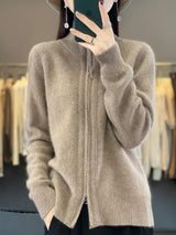 Cardigan : Cardigan Femme Col Montant in Beige van Seroa