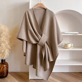 Autumn Collection : Gilet Femme Enveloppant Kaki Autumn Collection in Khaki Taille unique van Seroa