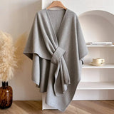 Autumn Collection : Gilet Femme Enveloppant Kaki Autumn Collection in Gris Taille unique van Seroa