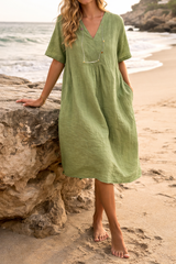 : Robe midi en lin à col en V pour femme - Légère et Polyvalente in Vert van Seroa