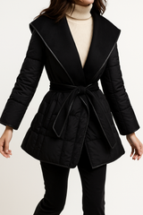Autumn Collection : Doudoune Femme Laine Ceinturée in Noir van Seroa