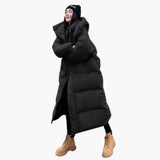 Vêtements d'extérieur pour femmes : Doudoune Longue Femme Matelassée Avec Capuch in Noir van Seroa