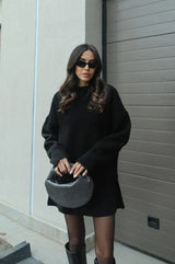 Tenues : Pull Femme Élégant Mini in Noir van Seroa