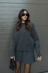 Tenues : Pull Femme Élégant Mini in Gris van Seroa
