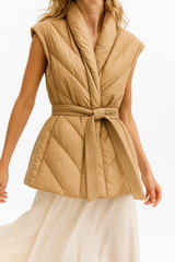 Autumn Collection : Gilet sans Manche Femme Ceinturé in Kaki van Seroa