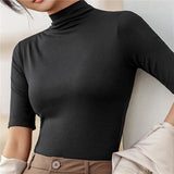 Autumn Collection : Robe Femme Élégante Col Roulé in Noir van Seroa