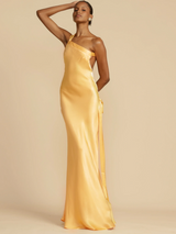 dresses : Robe Longue Femme Jaune Satinée Asymétrique Élégante in van Seroa