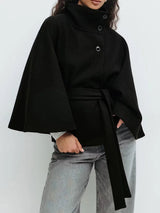 Autumn Collection : Manteau Cape en Laine Polyester Col Montant Femme in Noir van Seroa