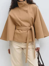 Autumn Collection : Manteau Cape en Laine Polyester Col Montant Femme in van Seroa