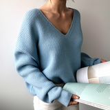 Autumn Collection : Pull Femme Col V Ample in Bleu clair Une taille van Seroa