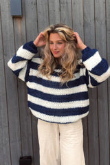 sweater : Pull Femme Ample Rayé in Gris van Seroa