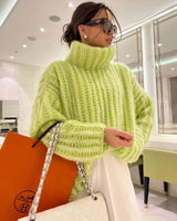 Pulls pour femmes : Pull Femme Hiver Col Roulé Ample in Vert van Seroa