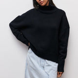 Pulls pour femmes : Pull Femme Col Roulé Chic Original in Noir van Seroa