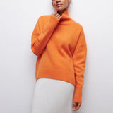 Pulls pour femmes : Pull Femme Col Roulé Chic Original in Orange van Seroa