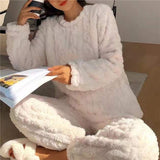Vêtements de nuit et vêtements d'intérieur : Ensemble Femme Polaire Hiver in Blanc Taille unique van Seroa