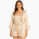 Pyjama et vêtements d'intérieur pour femmes : Pyjama Satin Femme Trois Pièces Chic Confortable in Blanc scintillant van Seroa