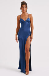 Robes : Robe Longue Femme Satin Été Fluide Maxi Élégante in Marine van Seroa