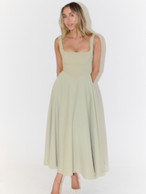 Robes pour femmes : Robe Midi Femme Encolure Carré Mode Féminine Popular in Vert van Seroa