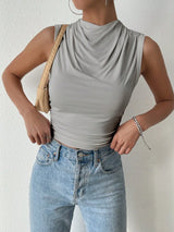 top blouses : Top Femme sans Manches Ajusté Drapée in Gris van Seroa