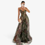 Dresses : Robe Fourreau Noire Élégante avec Volant Femme - Robe de Soirée ou de Cocktail, Tailles S-XL in Vert militaire van Seroa