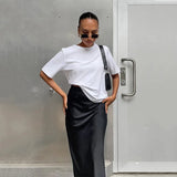 skirts : Jupe Maxi en Satin avec Taille Haute Femme in Noir van Seroa