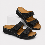 Illona | Sandali con zeppa – Comfort e stile combinati - €25 : Sandales Femme Cuir Compensées Confort in Nero van Seroa