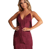 dresses : Robe glamour à franges style années 20 avec bretelles fines Femme in Bourgogne van Seroa