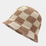 Women's Hat : Bob Femme Blanc et Noir à Carreaux en Coton, au Crochet Artisanal in Marron et blanc Une mesure van Seroa
