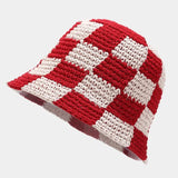 Women's Hat : Bob Femme Blanc et Noir à Carreaux en Coton, au Crochet Artisanal in Rouge et blanc Une mesure van Seroa