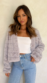 Autumn Collection : Veste Femme Élégant Courte in Gris van Seroa