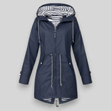 Autumn Collection : Veste Randonnée Femme Légère Déperlante Coupe-Vent pour Activités Outdoor in Bleu foncé van Seroa
