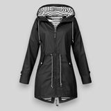 Autumn Collection : Veste Randonnée Femme Légère Déperlante Coupe-Vent pour Activités Outdoor in Noir van Seroa