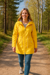 Autumn Collection : Veste Randonnée Femme Légère Déperlante Coupe-Vent pour Activités Outdoor in van Seroa
