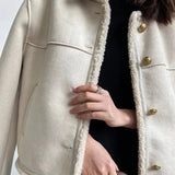 Autumn Collection : Veste Femme Élégant Daim in Blanc van Seroa