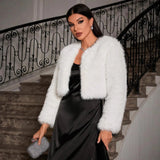 Manteaux et vestes pour femmes : Manteau Femme Fourrure Fausse Élégant in Blanc van Seroa