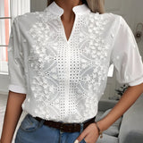 top blouses : Chemisier Détendu en Tissu Doux pour Femmes in Blan van Seroa
