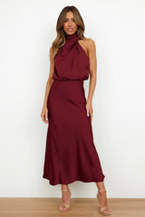 dresses : Robe Midi Femme Noire Satinée Élégante - Col Montant, Parfaite in Rouge van Seroa
