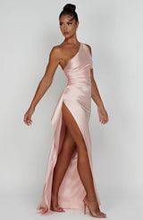 dresses : Robe de soirée en satin, asymétrique avec fente haute Femme in van Seroa