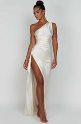 dresses : Robe de soirée en satin, asymétrique avec fente haute Femme in van Seroa